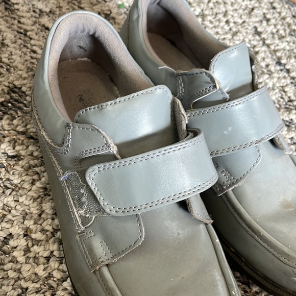 Shoes - Picture 7 of 9